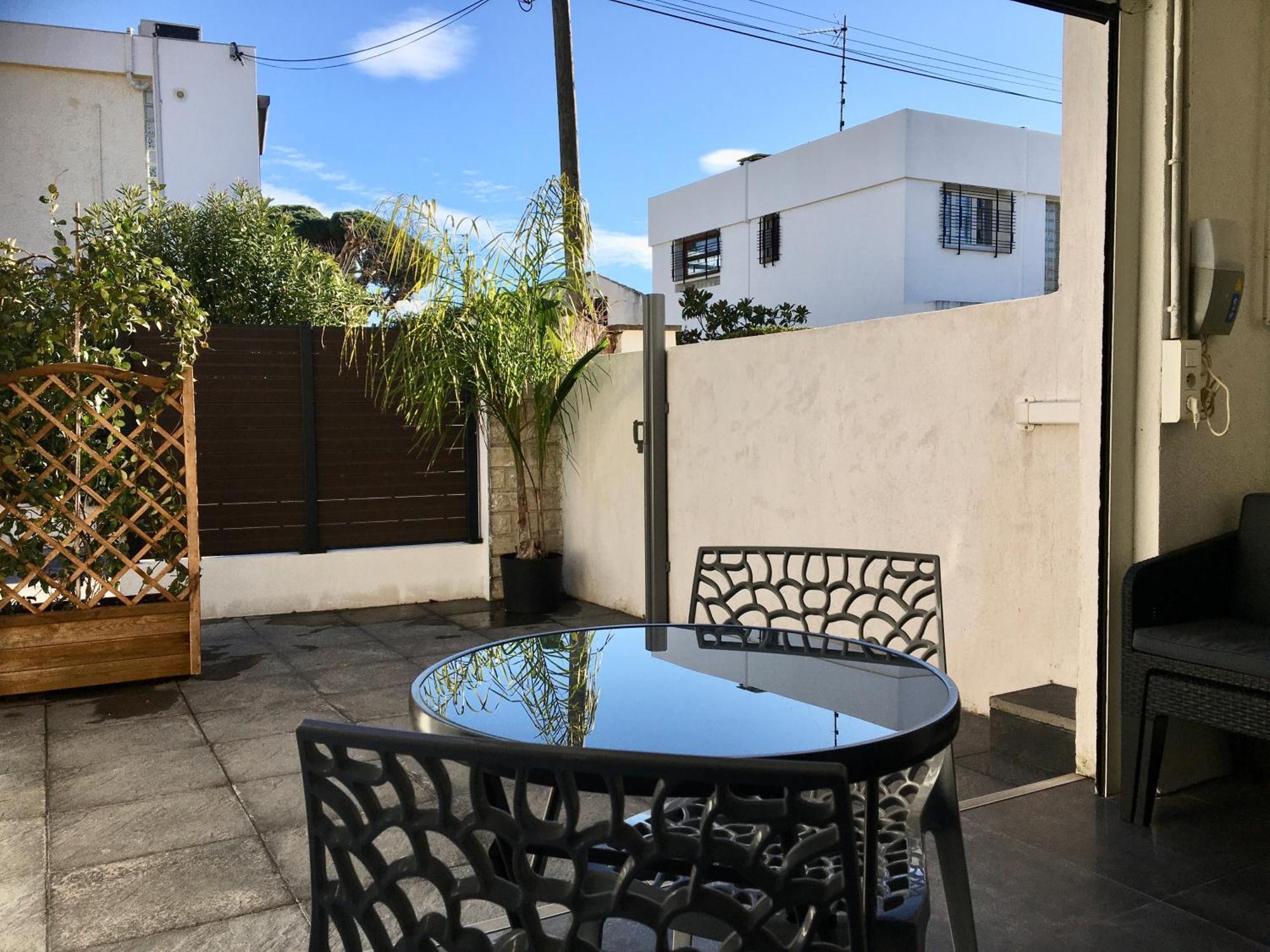 Plage A 400 M Studio Tout Confort Terrasse Clim Parking Hyeres Ngoại thất bức ảnh