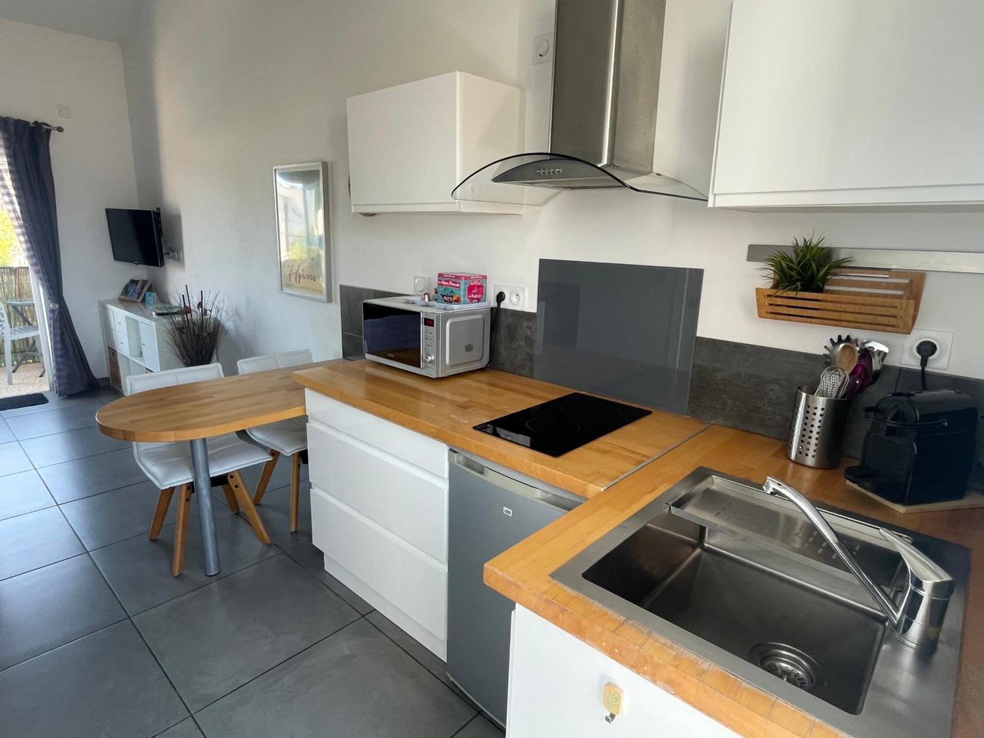 Plage A 400 M Studio Tout Confort Terrasse Clim Parking Hyeres Ngoại thất bức ảnh
