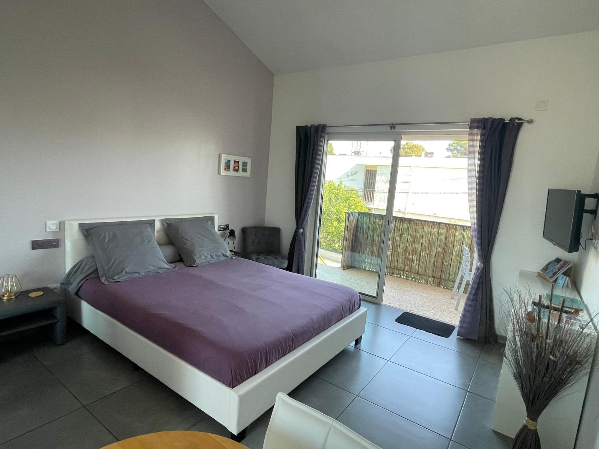 Plage A 400 M Studio Tout Confort Terrasse Clim Parking Hyeres Ngoại thất bức ảnh