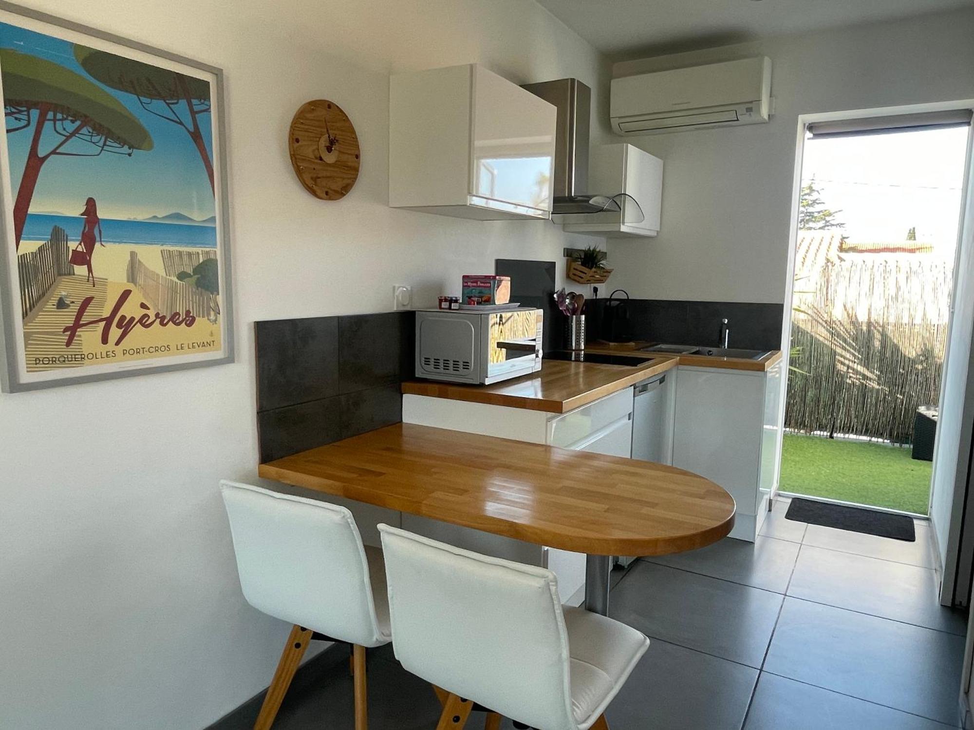 Plage A 400 M Studio Tout Confort Terrasse Clim Parking Hyeres Ngoại thất bức ảnh