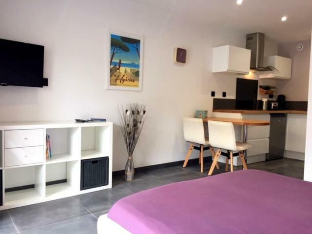 Plage A 400 M Studio Tout Confort Terrasse Clim Parking Hyeres Ngoại thất bức ảnh
